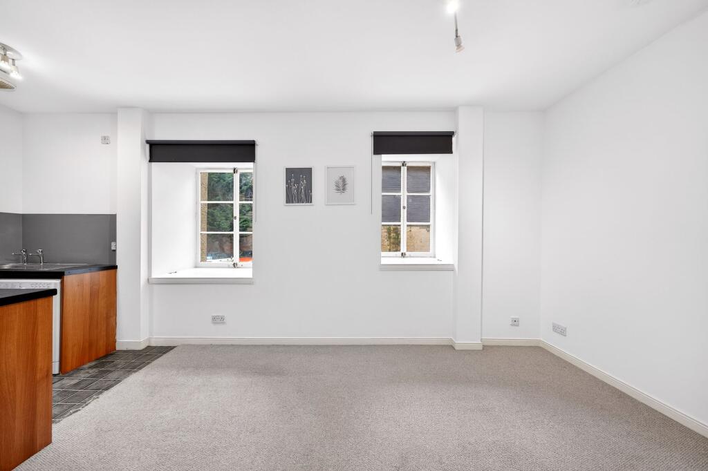 Apartment in Edinburgh, Leith - View 5