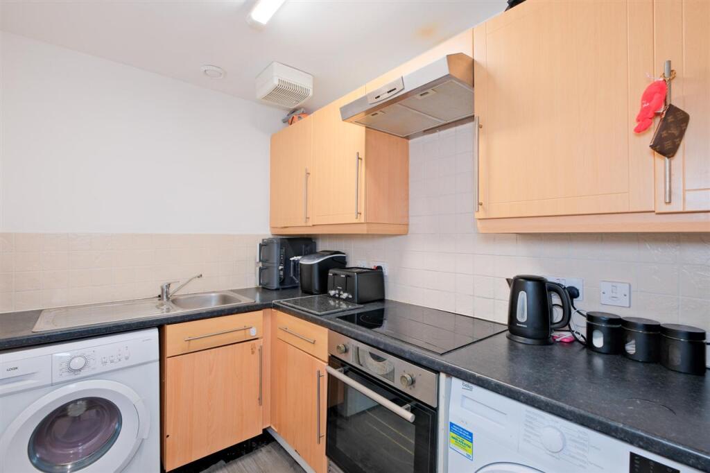 Apartment in Bothwell, Springwells, Whitehill - View 5