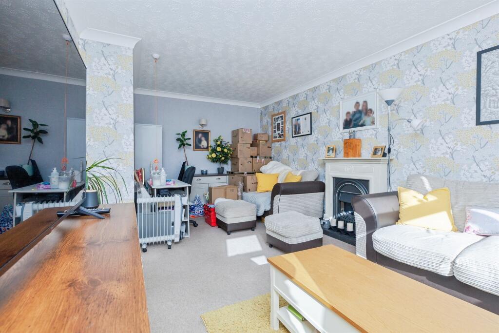 Apartment in Whetstone - More