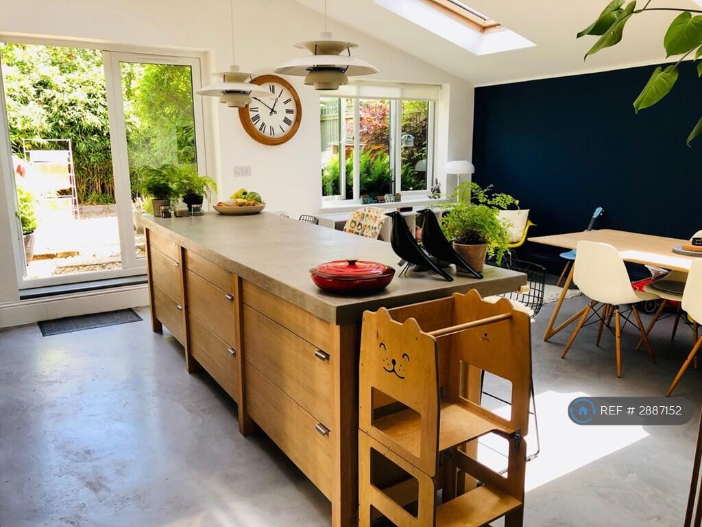 House in London - View 3