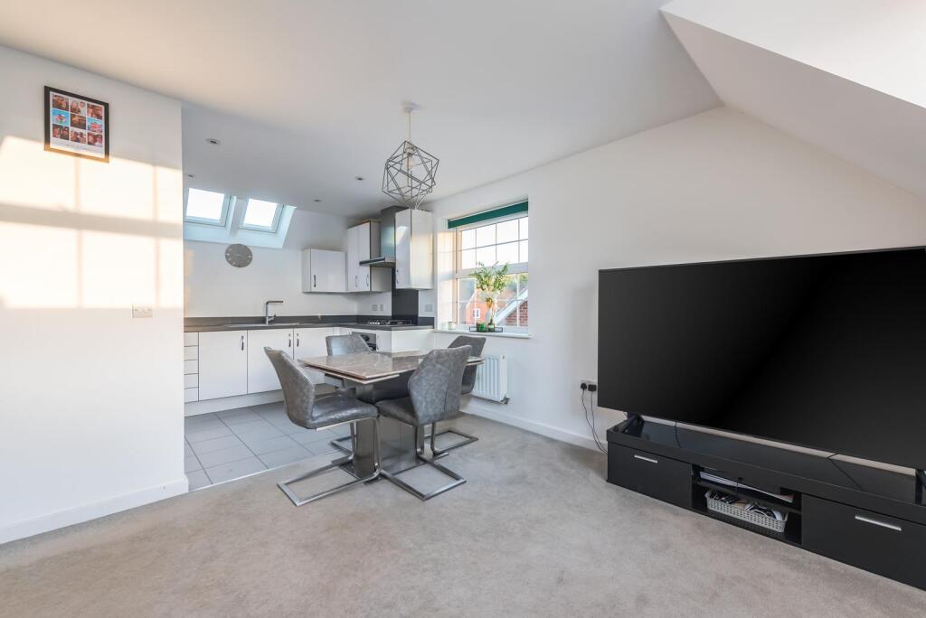 37, Murano Drive photo 3