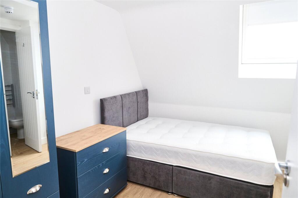 Apartment in Bristol - View 5