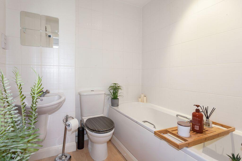 Apartment in Congleton, Hightown - View 4