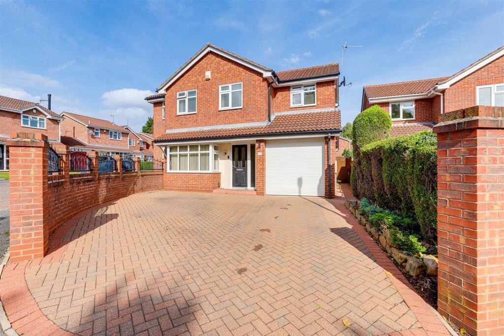 4-bed detached on Fearnleigh Drive, Nottingham, NG6, £400,000