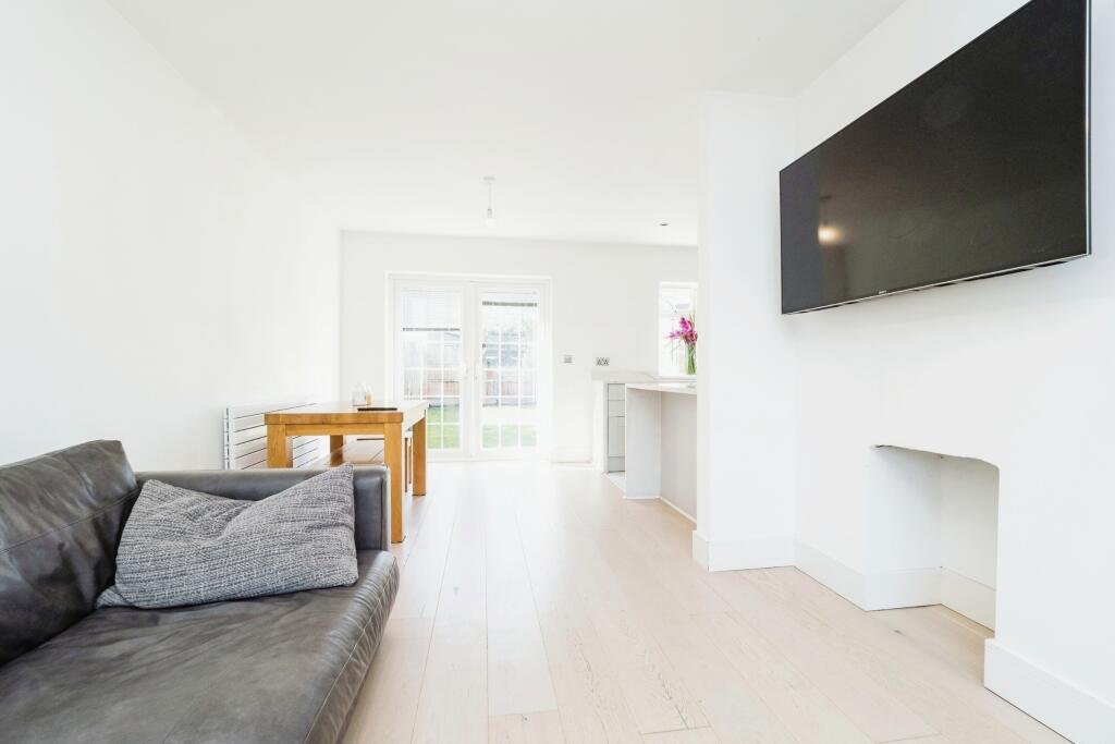House in London - View 2