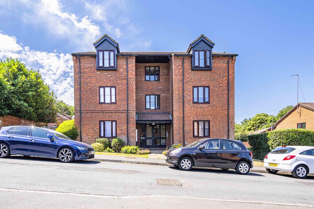 Main image of property: Half Moon Meadow, Hemel Hempstead, Hertfordshire, HP2