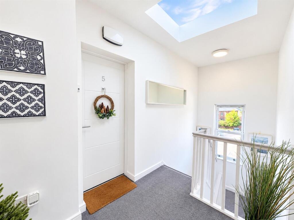Apartment in Stockport - More