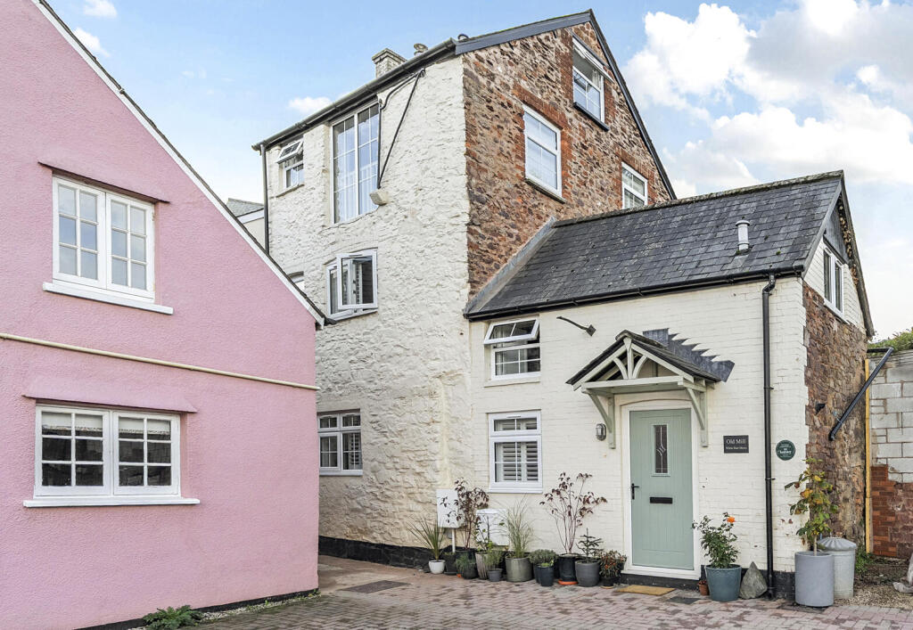2-bed semi-detached on North Street, Wiveliscombe, Taunton, £325,000