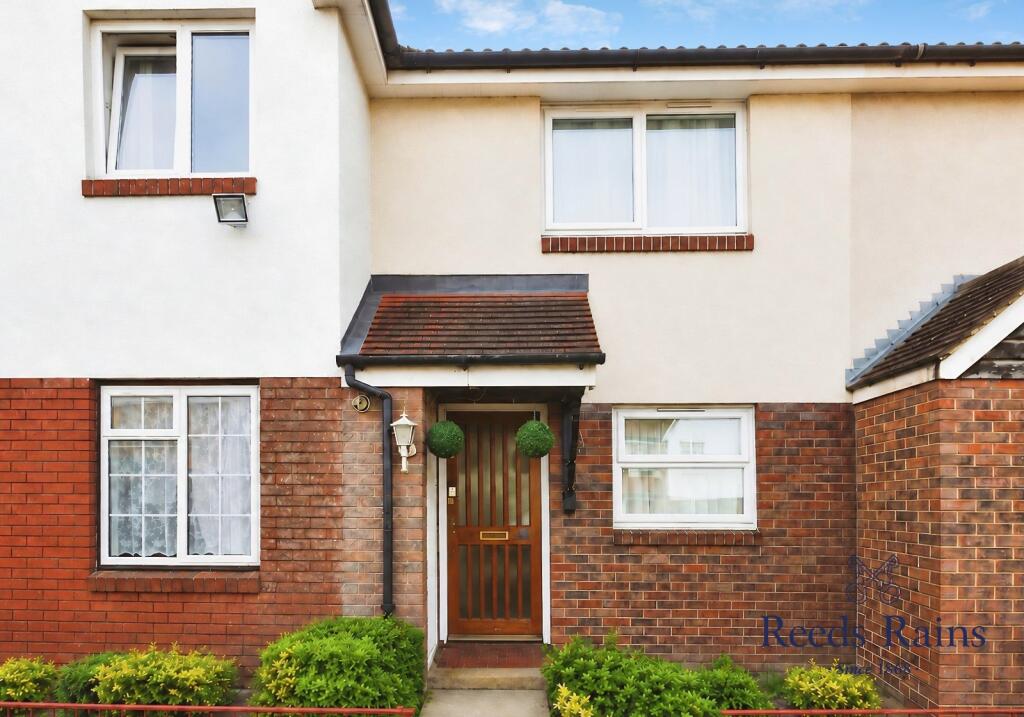 Main image of property: Giralda Close, London, E16