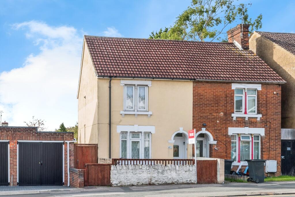 3-bed semi-detached on Cricklade Road, Swindon, Wiltshire, SN2, £275,000