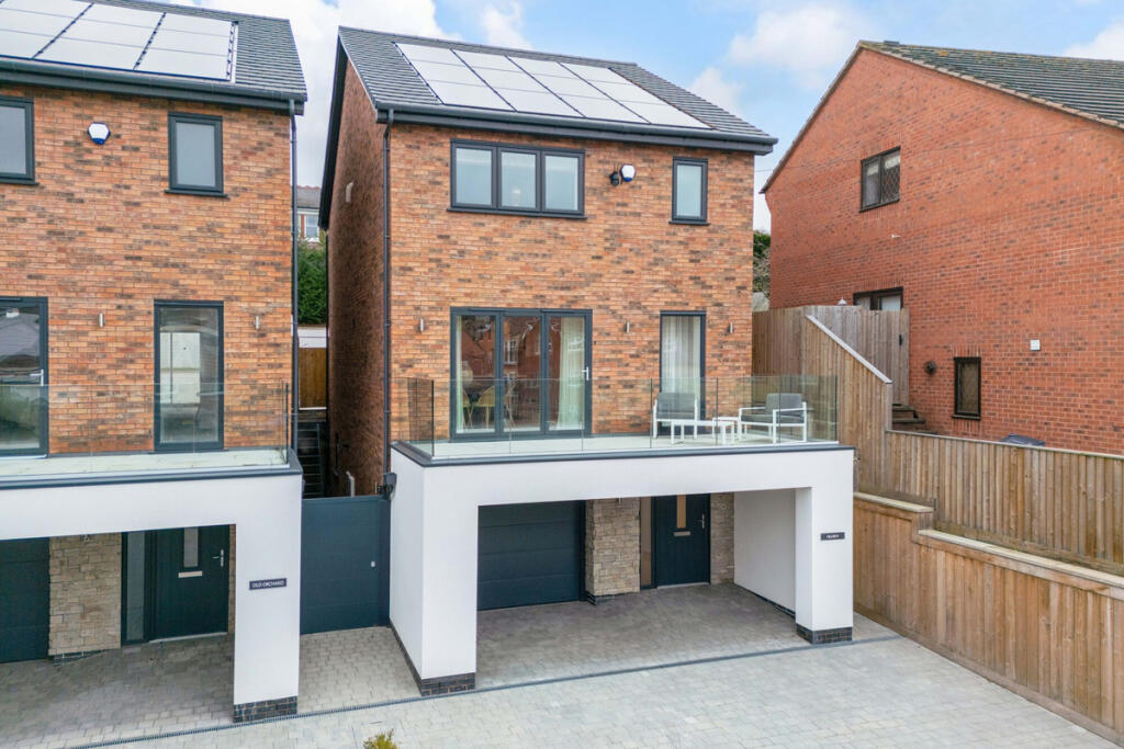 Hillview Stone Lane Kinver Stourbridge, West Midlands, DY7 6EG - View 2