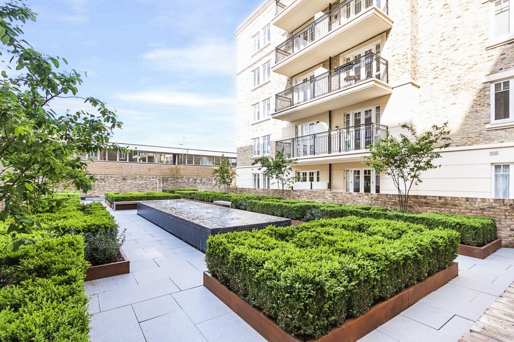 2-bed flat on Higham House West, Carnwath Road, Fulham, SW6, £850,000