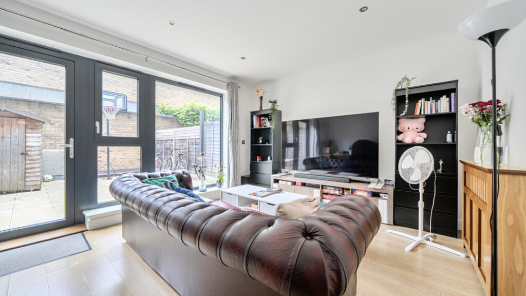 Main image of property: Parade Gardens, Walthamstow, E4 8DF