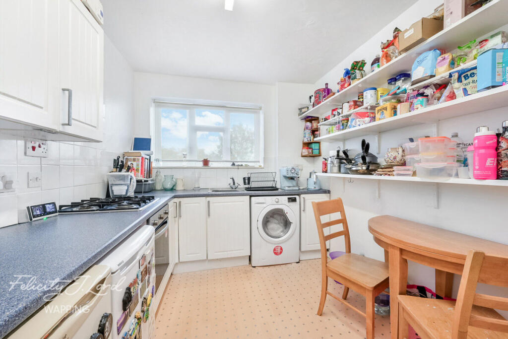 Apartment in London, St. George in the East, Shadwell - More