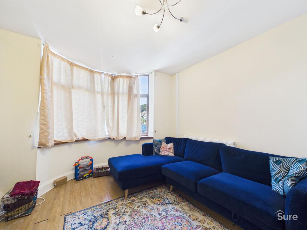 House in Burton-on-Trent, Branston - More