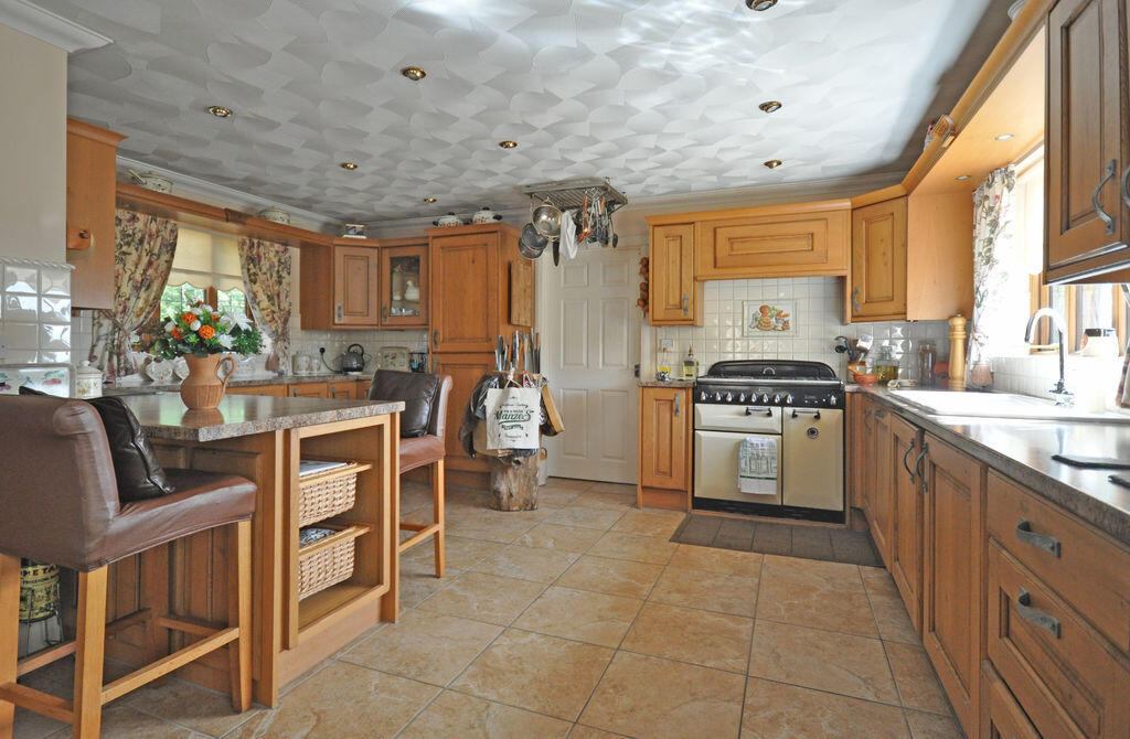 House in Newport, Christchurch, Caerleon - More