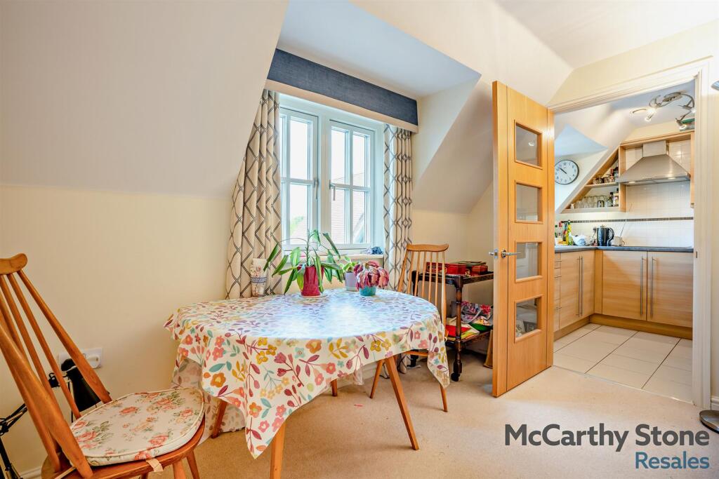 Cornmantle Court, Parsonage Barn Lane, Ringwood, Hampshire, BH24  1WJ photo 4