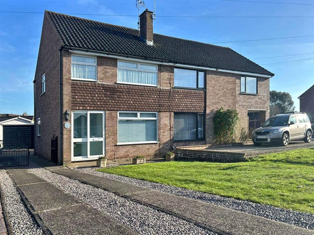 Main image of property: Oakleaze Road, Thornbury, South Gloucestershire, BS35