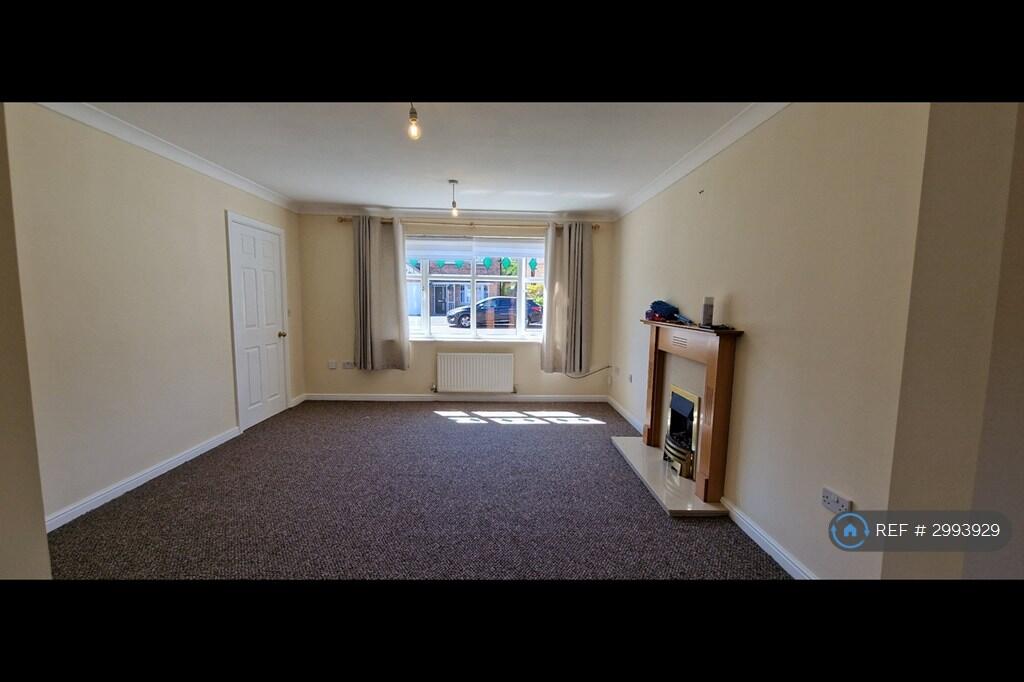 House in Wakefield - View 4