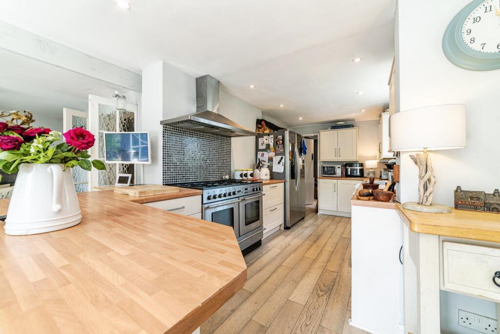 House in Bracknell, Warfield - View 2