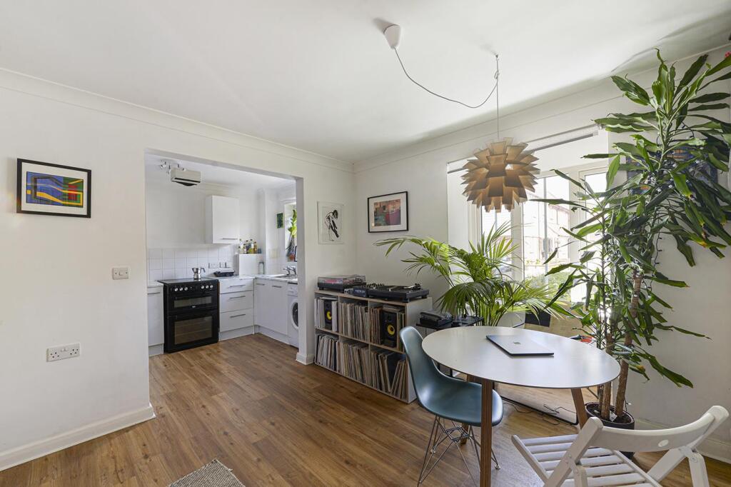 Apartment in Tonbridge and Malling, Kings Hill - View 4