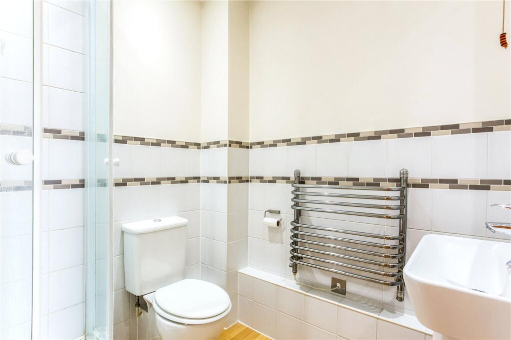 Apartment in Basingstoke and Deane, Top of Town, Riverdene - View 5