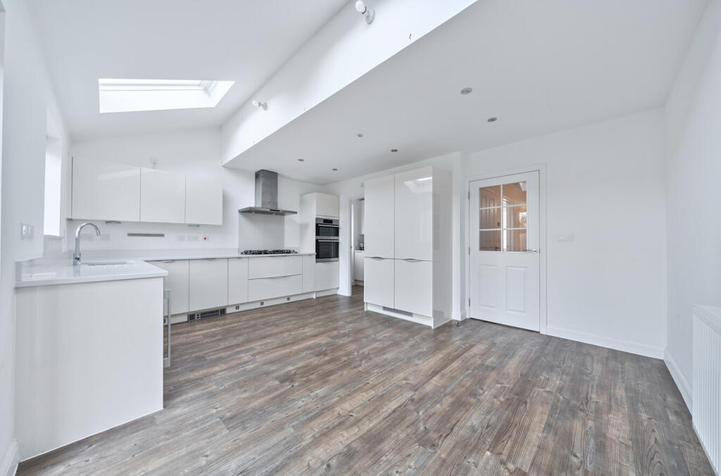 Walnut Close, Braishfield, Romsey, SO51 photo 2