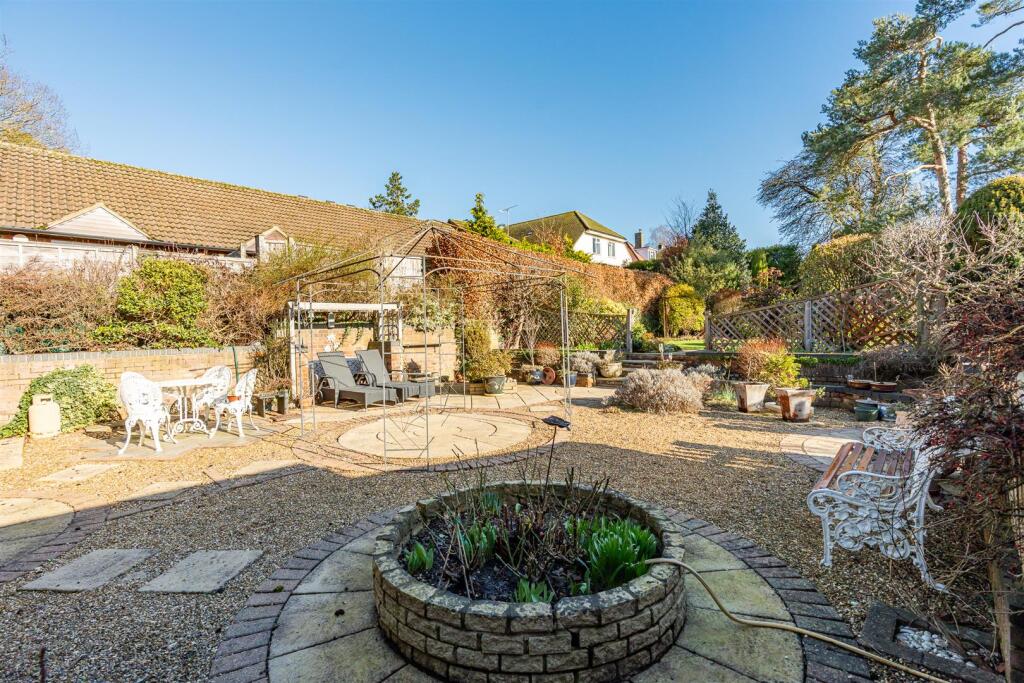 Additional image 26 of Canonsfield Road, Welwyn