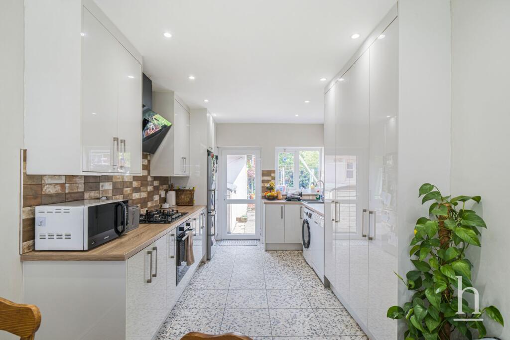 Cotswold Road, Birkenhead, CH42 photo 3
