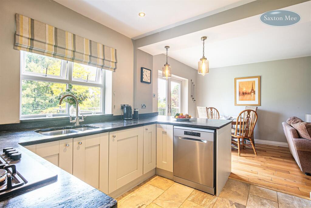 House in Sheffield, Royd, Stocksbridge - More