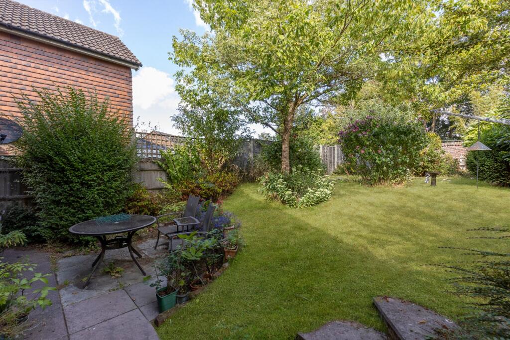 House in Tonbridge - More