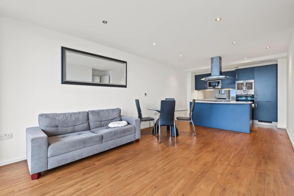 Apartment in London, Custom House, Canning Town - View 4