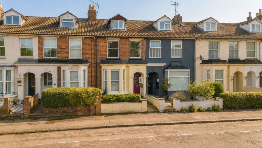 Main image of property: Tring Road, Aylesbury, HP20