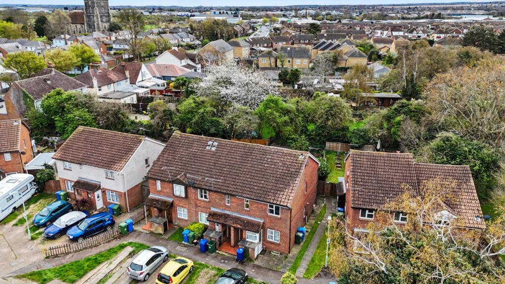 Main image of property: Whimbrel Close, Sittingbourne, Kent, ME10 2JL