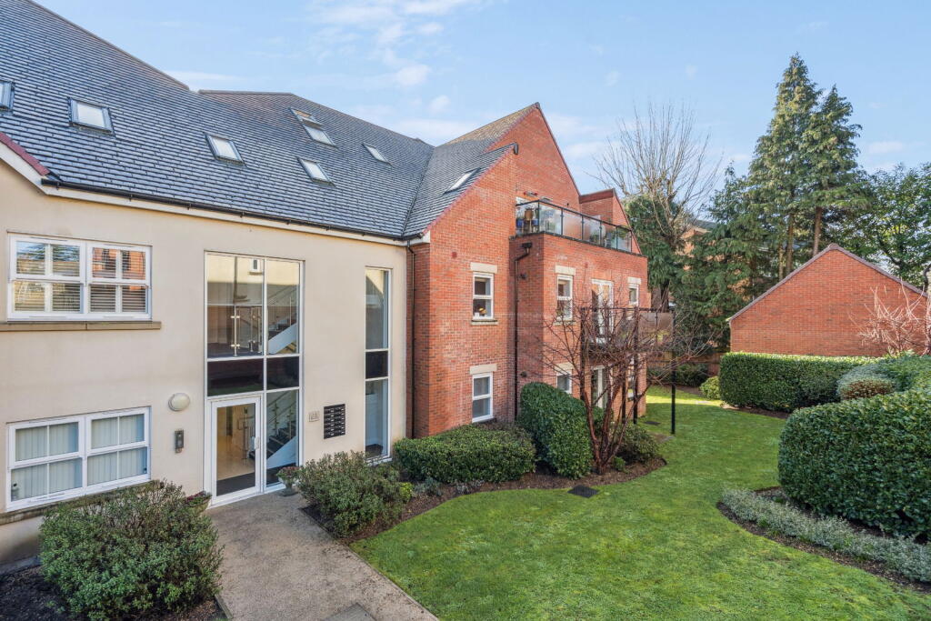 Main image of property: Victoria Close, Rickmansworth, WD3