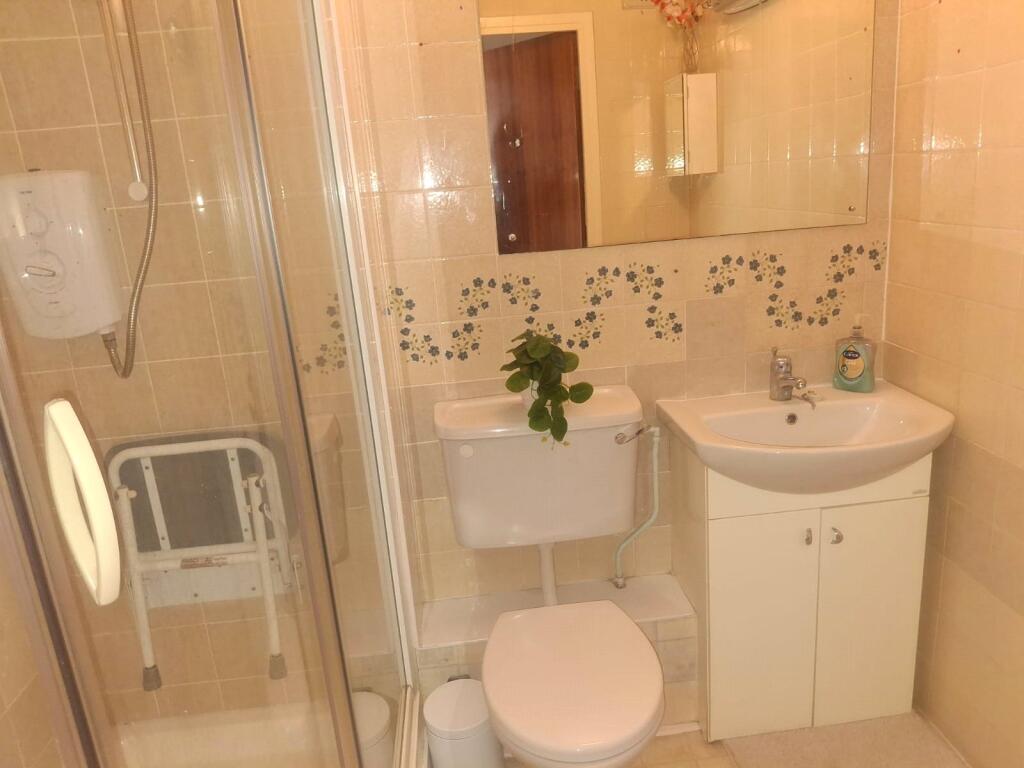 Apartment in Eastbourne, East Sussex - More