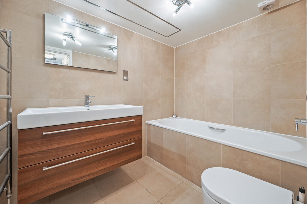 Apartment in London - View 4