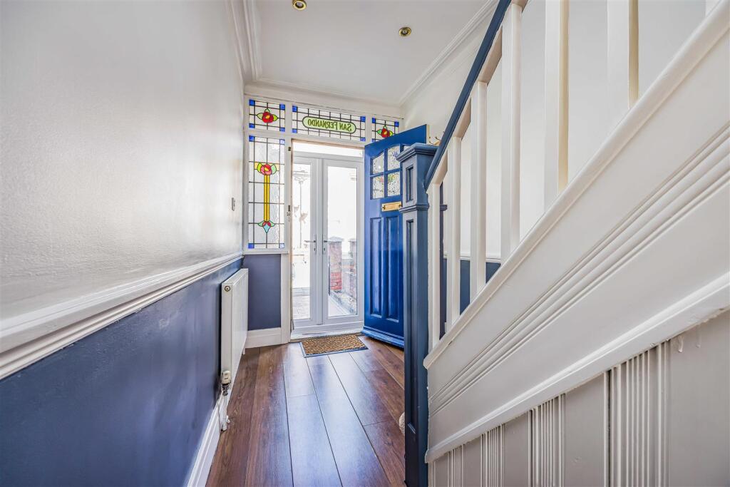 House in Portsmouth, Kingston, Baffins - More