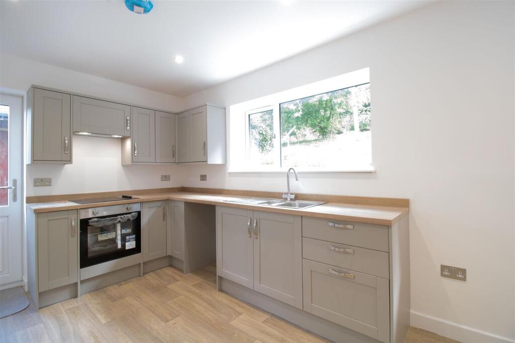 House in Newport, Abercarn - View 5