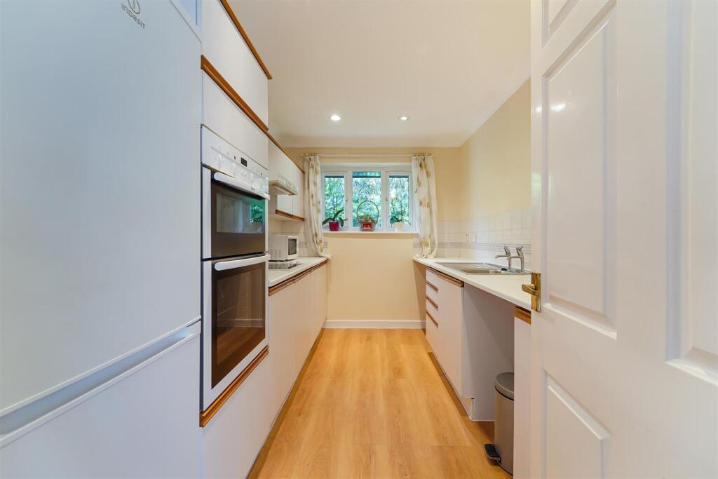 House in Epsom and Ewell, Woodcote, The Wells - View 2