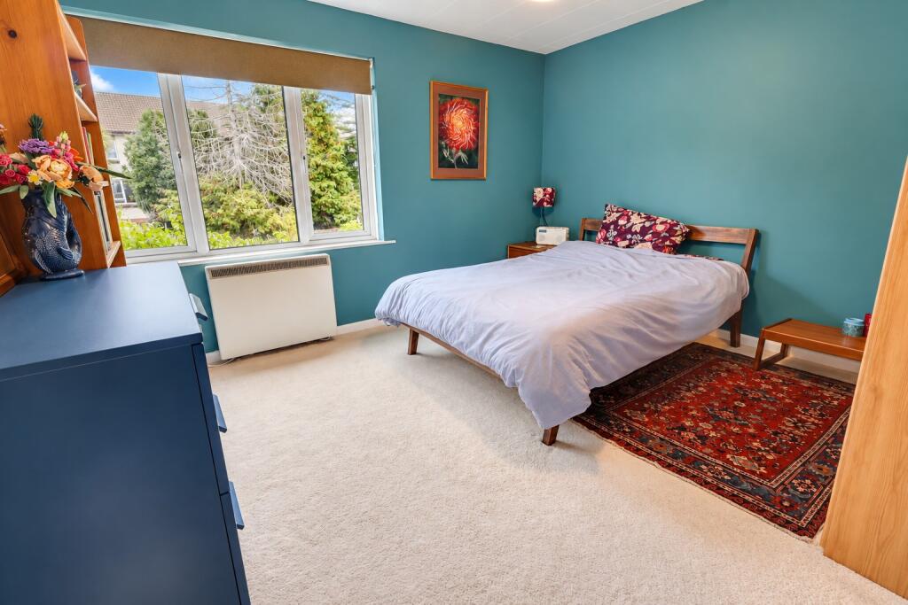 Apartment in Southampton - View 3