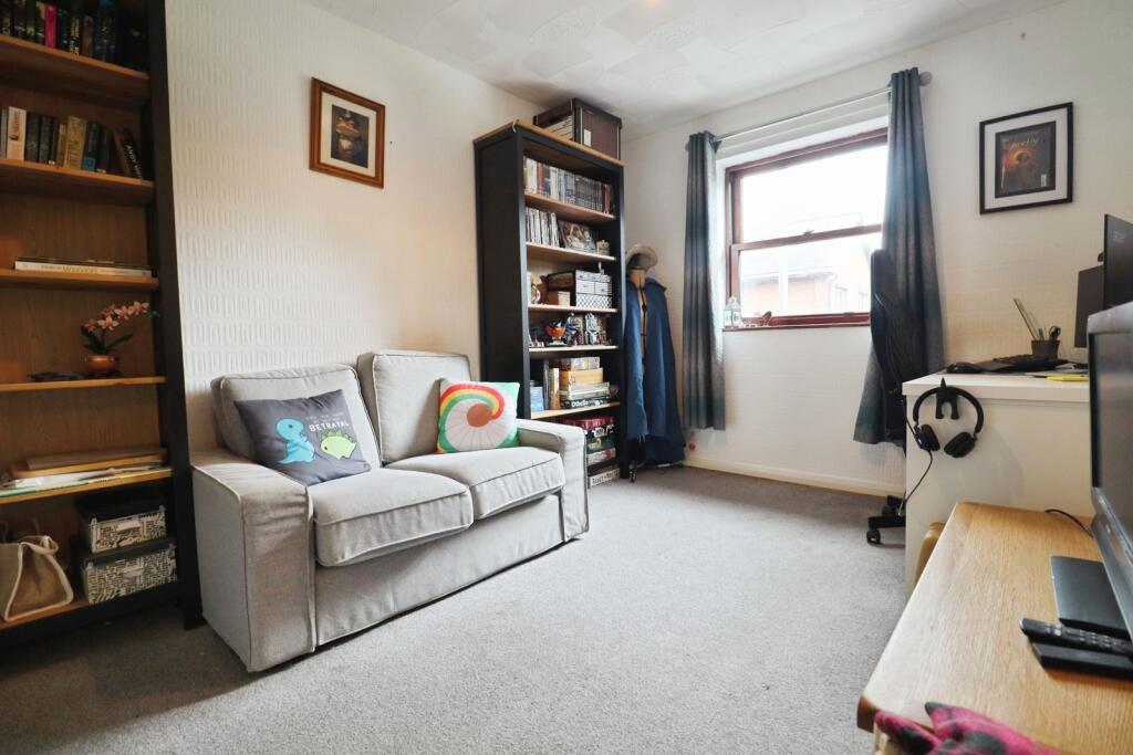 Apartment in Cardiff, Adamsdown - View 2