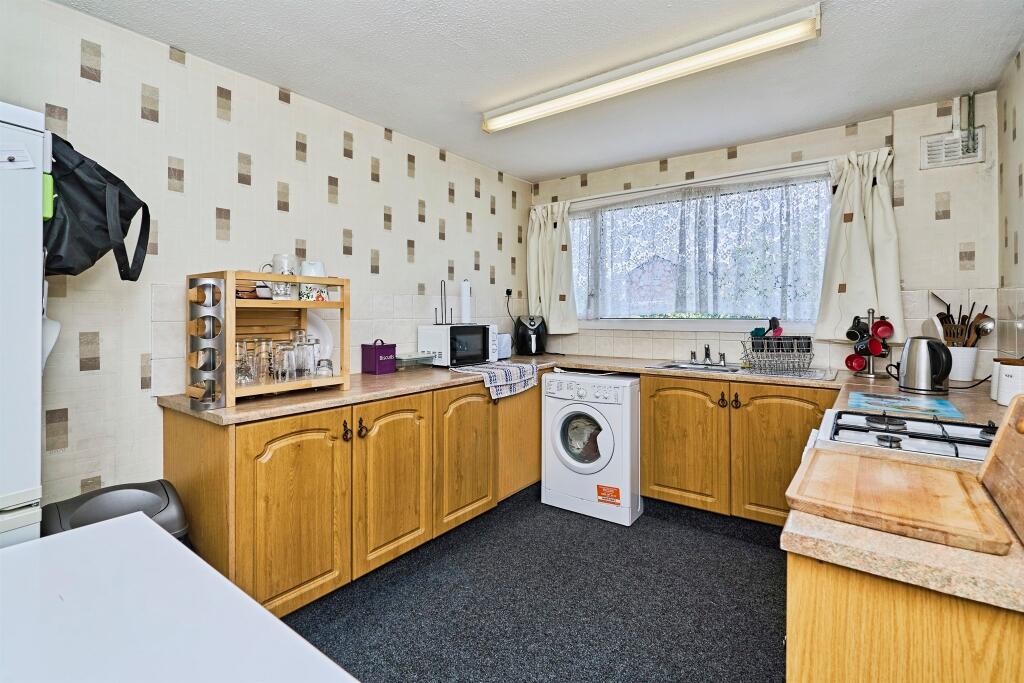 House in Sandwell, West Midlands - View 4