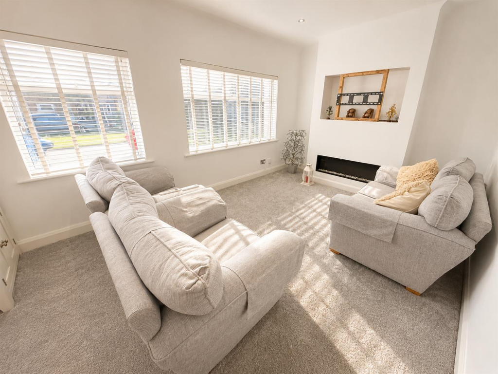 House in Pensby, Liverpool City Region - View 2