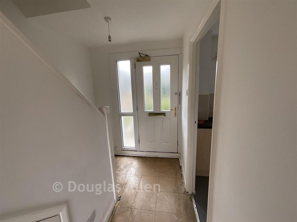 Apartment in Romford - View 4
