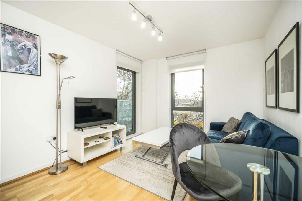 Main image of property: Crowder Street, Shadwell