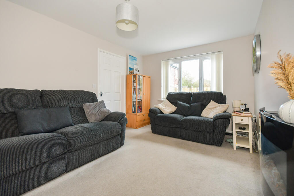 House in North East Derbyshire, Heath and Holmewood - View 3