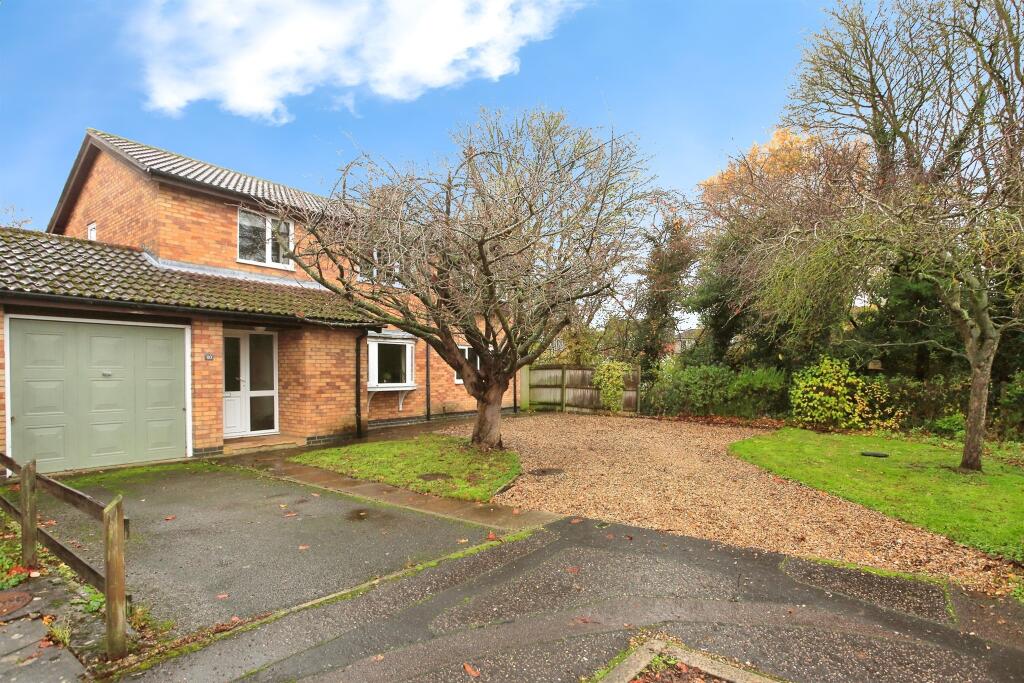 4-bed detached on Sunnymead, Peterborough, £325,000