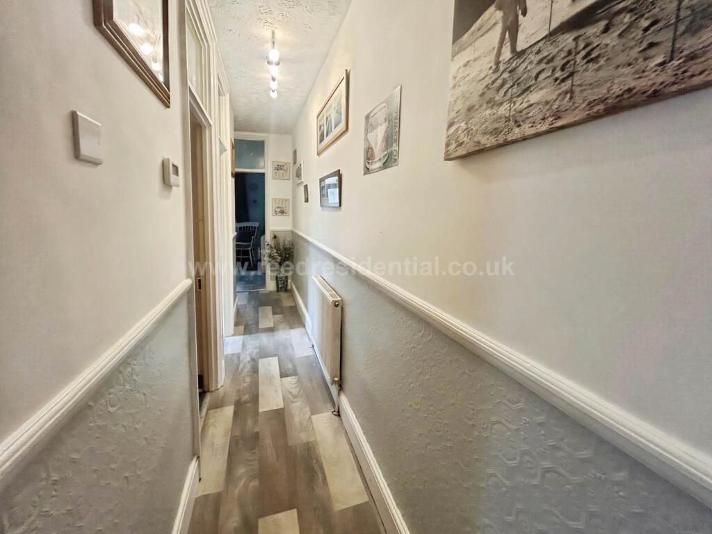 Apartment in Southend-on-Sea, Essex - More