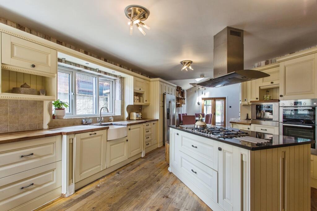 House in Preston, Barton - More